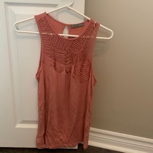 Pink tank w/detailed neckline
